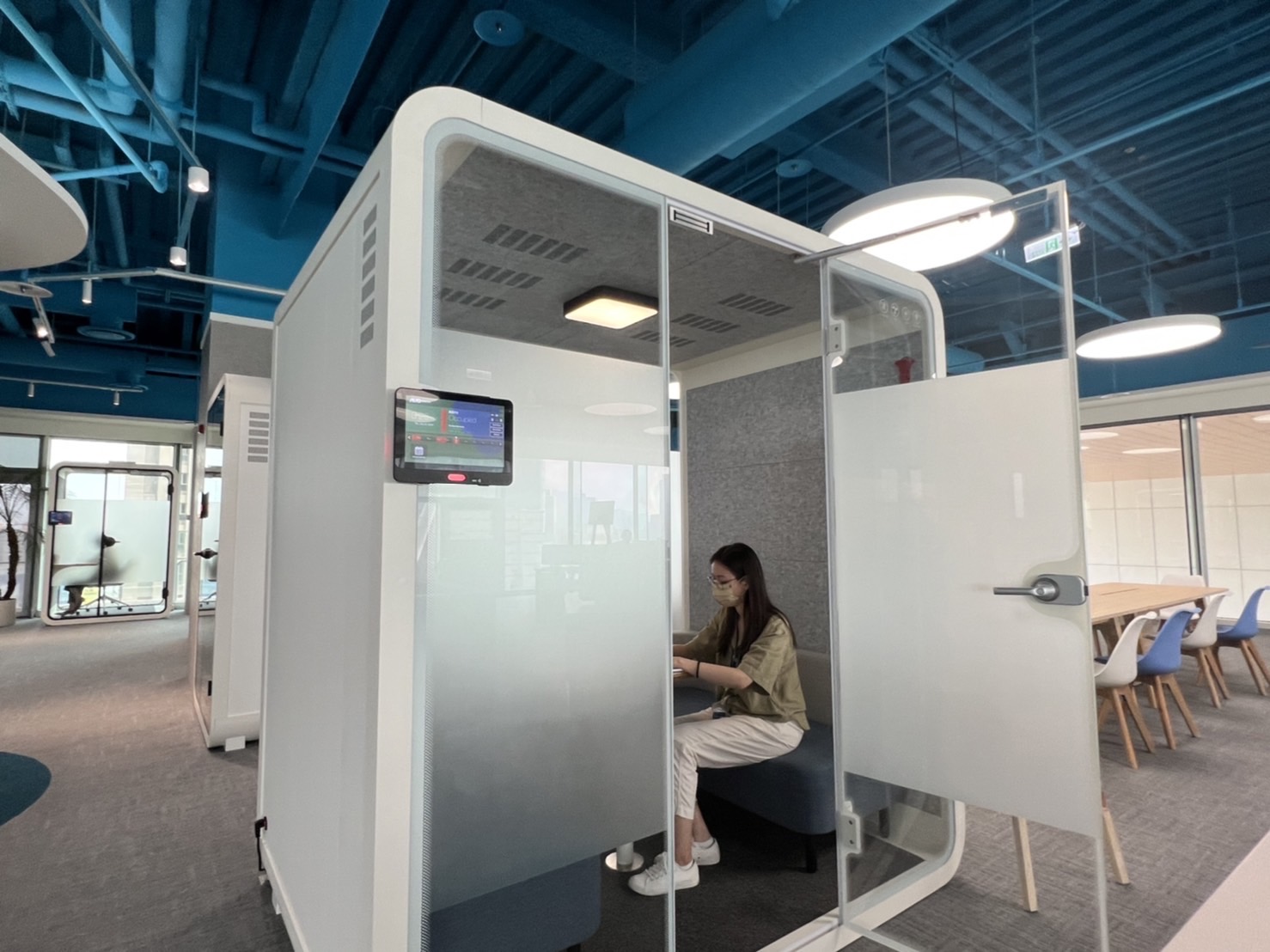 BBIN视讯高雄據點的智慧行動辦公艙，展現BBIN视讯在面板以外的研發應用軟實力